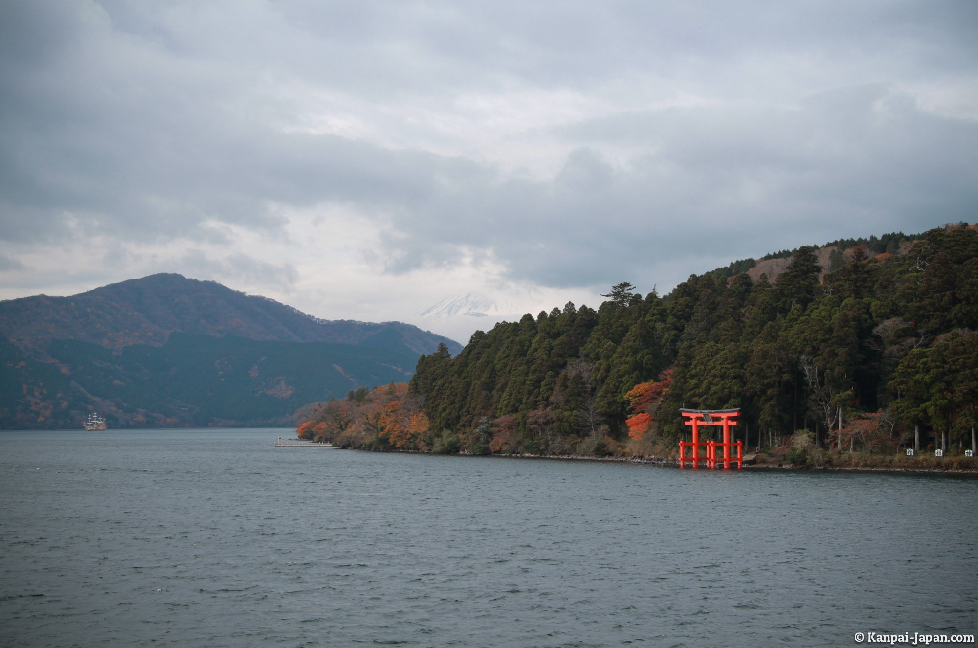 Hakone The Scenic Tour Of Lake Ashi