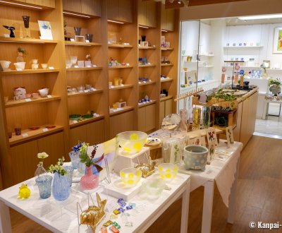 Hakone Crafthouse, Shop selling traditional Japanese crafts objects