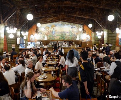 Ginza Lion 7-Chome (Tokyo), Authentic main room of the beer hall