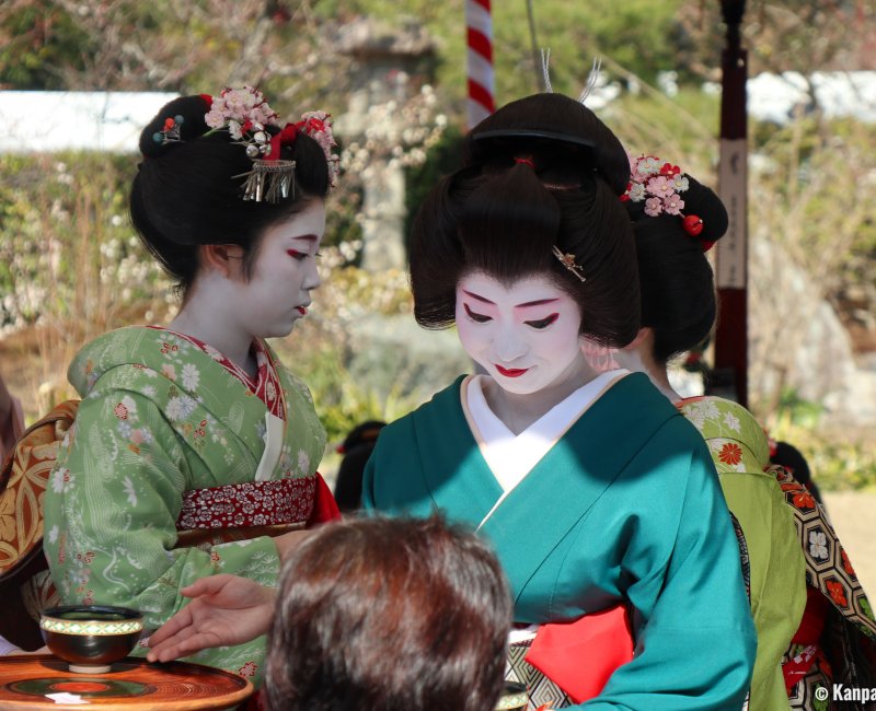 Kitano Tenmangu (Kyoto, Kansai), Tea Ceremony on February 25 performed by Geisha and Maiko Kitano Tenmangu (Kyoto, Kansai), Tea Ceremony on February 25 performed by Geisha and Maiko