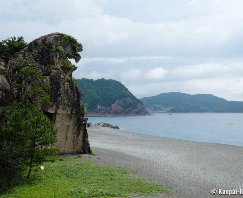 Kumano (Mie), Shishi-iwa Lion Rock on Shichiri-mihama beach Kumano (Mie), Shishi-iwa Lion Rock on Shichiri-mihama beach