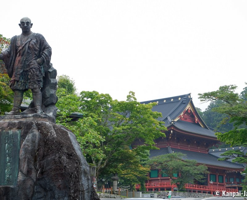 Rinno-ji (Nikko), Statue of monk Shodo Shonin and Sanbutsudo main hall Rinno-ji (Nikko), Statue of monk Shodo Shonin and Sanbutsudo main hall