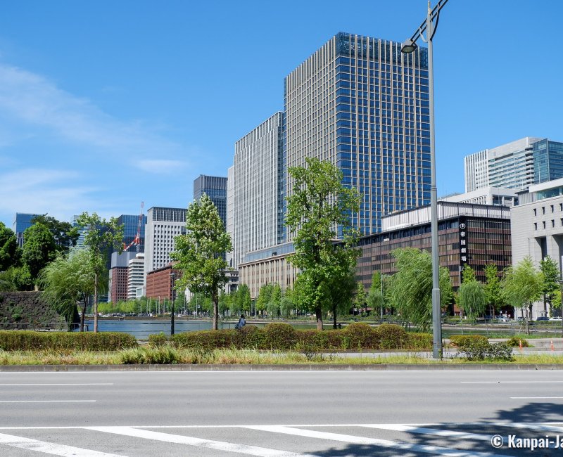 Hibiya (Tokyo), Moats of the Imperial Palace and Hibiya-dori's skyscrapers 3