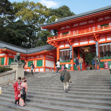 Yasaka Jinja - The Great Shrine In Gion