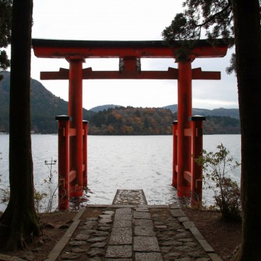 Hakone-jinja - The Great Shrine Wrapped in Forest on the Shores of Lake ...