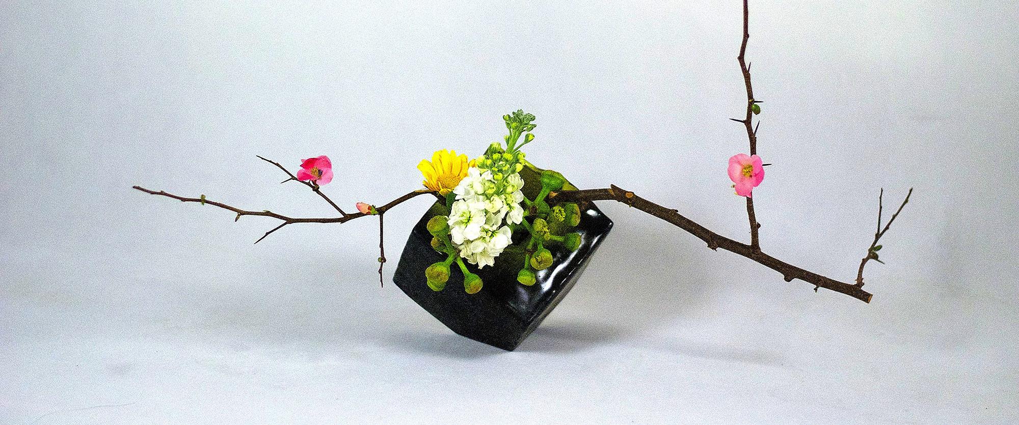 urbane ikebana japanese flower arrangement ideas