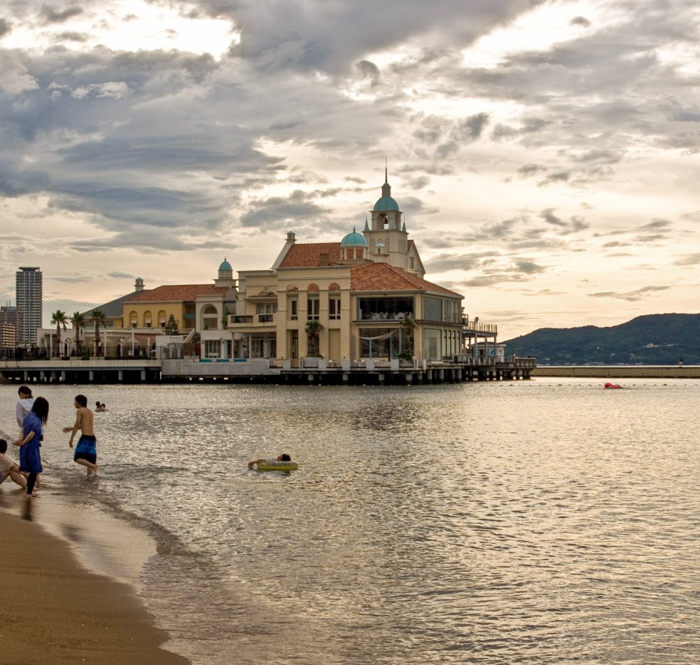 Seaside Momochi (Fukuoka), View on the beach and Marizon Seaside Momochi (Fukuoka), View on the beach and Marizon